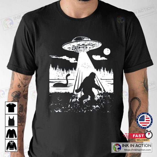 Bigfoot Real Sasquatch Funny Bigfoot Hiking Yeti LochNess Monster Ufo Alien T-shirt