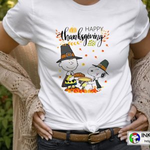 Happy Thanksgiving Charlie Brown and Snoopy Essential T-shirt