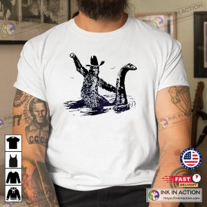 Hilarious Nessie The Loch Ness Monster Graphic Retro Novelty Humorous Funny Tshirt 1