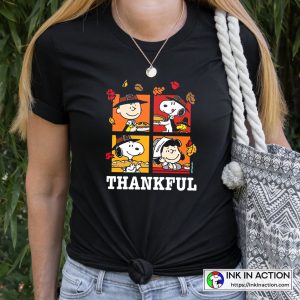 Peanuts Thanksgiving Charlie Brown & Snoopy Peanuts Thankful Essential T-shirt