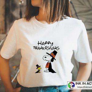 Peanuts Thanksgiving Charlie Brown Snoopy Wearing Pilgrim T-shirt