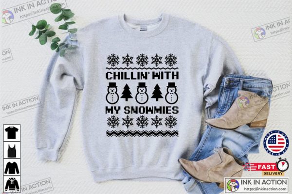 Chillin’ With My Snowmies Cool Xmas Tee