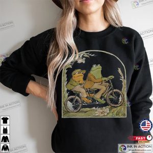 Frog And Toad Crewneck Sweatshirt Vintage Classic Book Sweatshirt Cottagecore Aesthetic 1