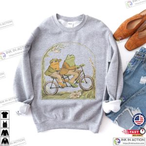 Frog And Toad Crewneck Sweatshirt, Vintage Classic Book Sweatshirt, Cottagecore Aesthetic