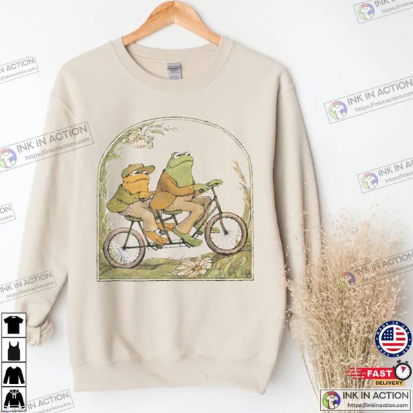 Frog And Toad Crewneck Sweatshirt, Vintage Classic Book Sweatshirt, Cottagecore Aesthetic