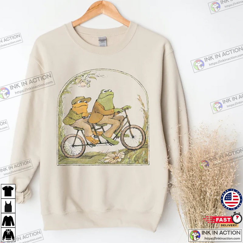 Frog And Toad Crewneck Sweatshirt, Vintage Classic Book Sweatshirt,  Cottagecore Aesthetic - Print your thoughts. Tell your stories.