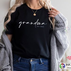 Grandma Established Tshirt Mothers Day Gift Minimalist Grandma Tshirt 1