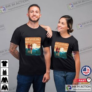 Love Never Fails Sunset Couple Essential T Shirt