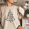 X-mas Retro Christmas Snoopy Dog Paws Christmas Tree Basic Shirt