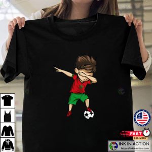 Moroccan Football Player Dabbing Morocco Flag T-Shirt