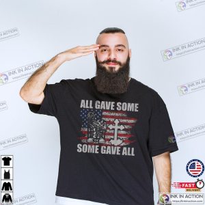 Memorial Vs Veterans Day T-Shirt