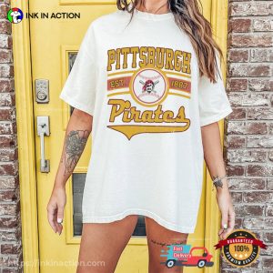 Vintage Pittsburgh Pirates Logos T-Shirt
