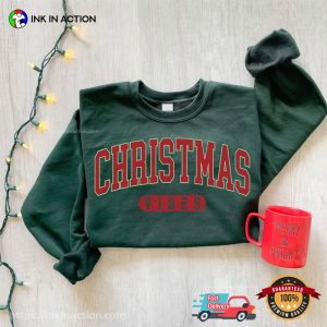 Retro Christmas Vibes Basic T-Shirt