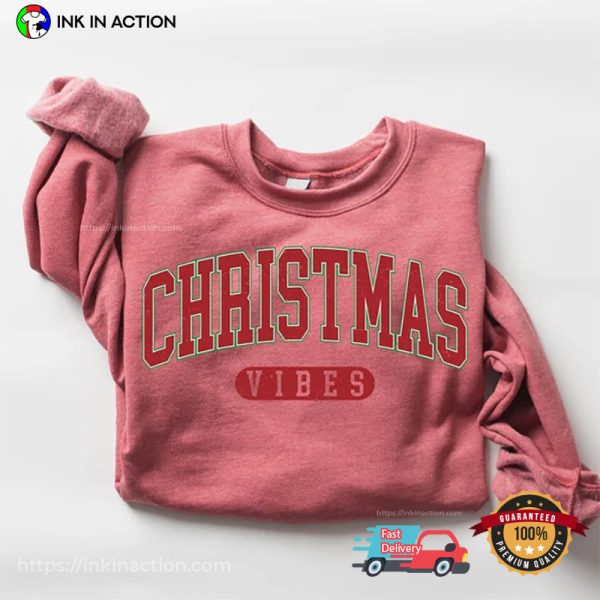 Retro Christmas Vibes Basic T-Shirt