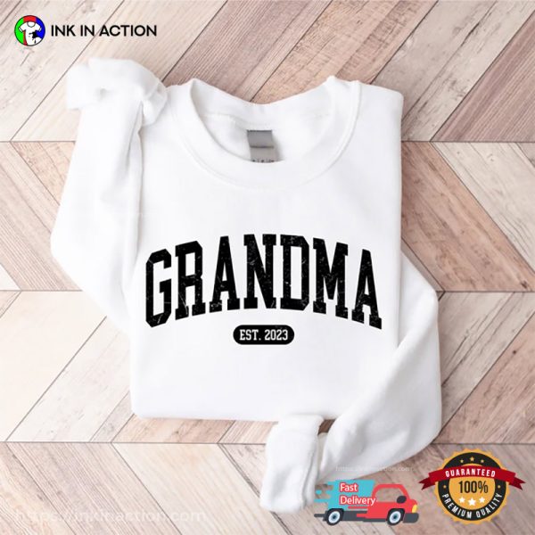 Retro Personalized Name And Year Grandma T-shirt