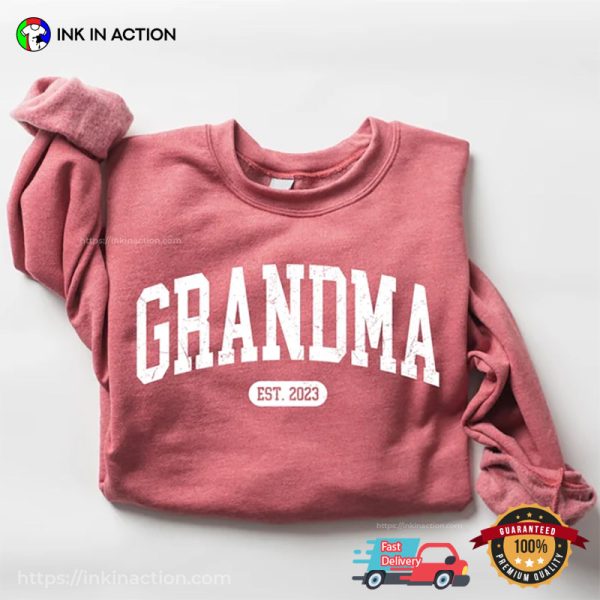 Retro Personalized Name And Year Grandma T-shirt