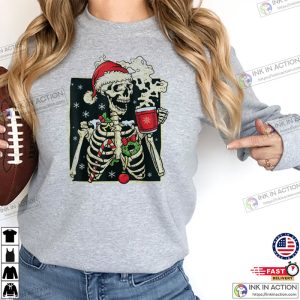 Skeleton Drink Hot Cocoa Vintage Christmas T-Shirt