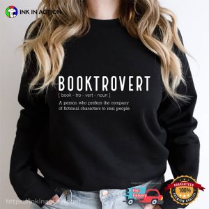Booktrovert Definition Funny Book Lover T-shirt