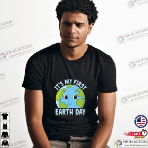 It's My first earth day Unisex T shirt