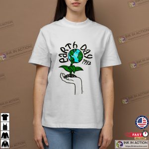 Vintage 1992 Earth Day Unisex T-shirt