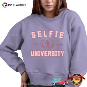 Selfie University EST 1839 Basic T-shirt