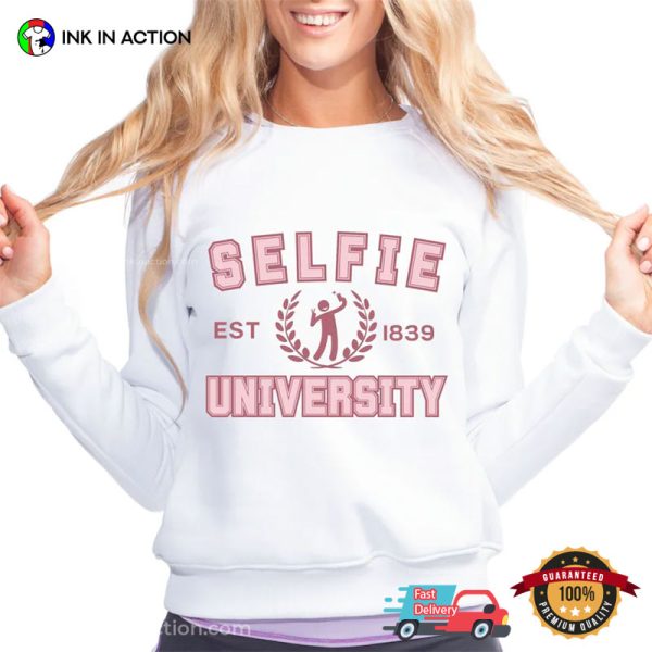 Selfie University EST 1839 Basic T-shirt