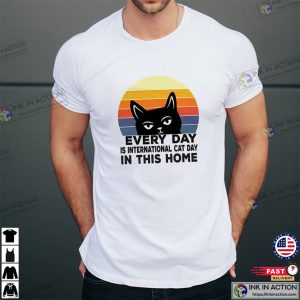 Every Day Is International Cat Day In This Home Vintage 90s Tee