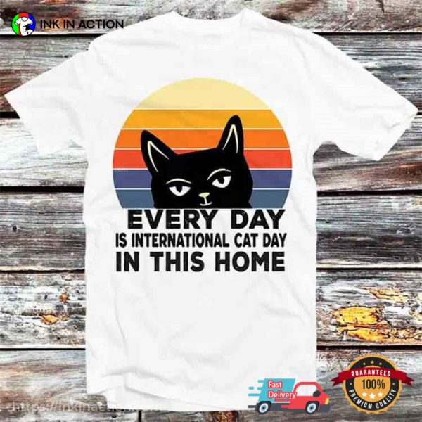 Every Day Is International Cat Day In This Home Vintage 90s Tee