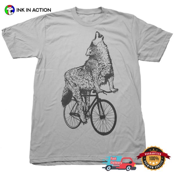 Howling Wolf On A Bicycle Vintage Biking T-shirt