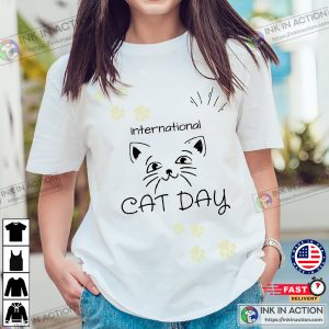 International Cat Day Kitten Face T-shirt