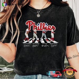 Philadelphia Phillies Baseball Team Abbey Road Crossing Signatures T shirt 2