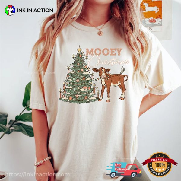 Mooey Christmas Funny Cow T-shirt