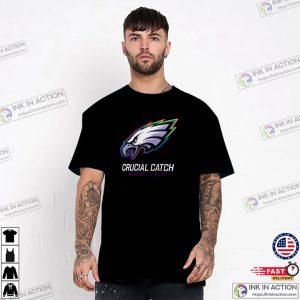 Philadelphia Eagles Crucial Catch Football T-shirt