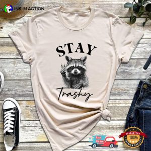 Vintage 90s Stay Trashy Raccoon Funny T-shirt