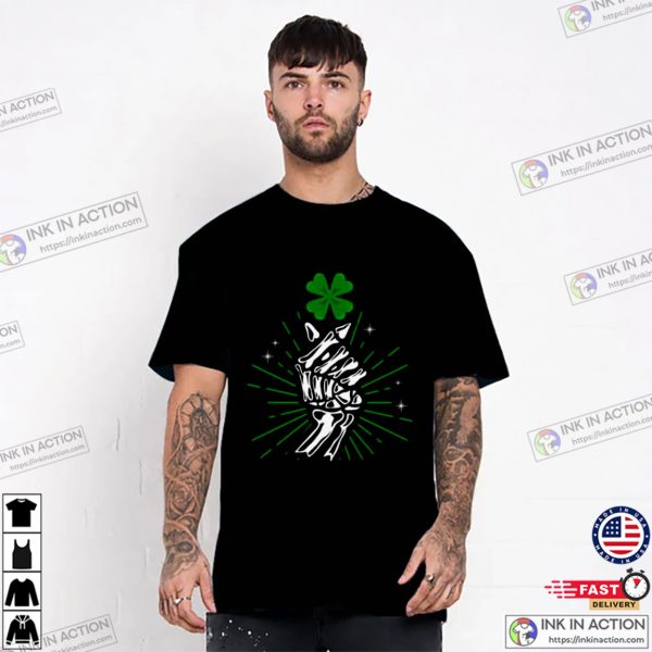 Skeleton Hand Heart Shamrock St Patricks Day T-shirt