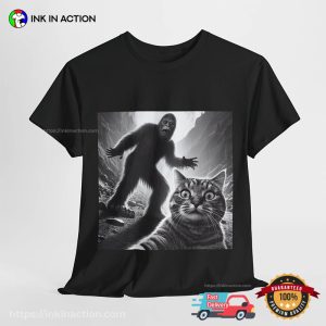 Surprised Scared Cat Selfie With Sasquatsch Funny T shirt 2