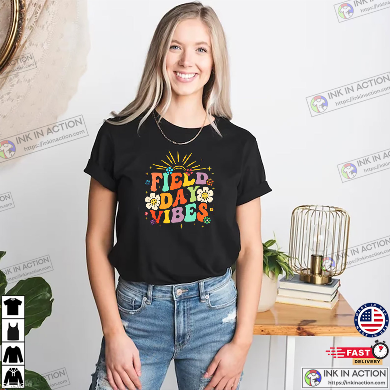 Field Day Vibes Groovy Teacher T-shirt Field Day Vibes Groovy Teacher T-shirt