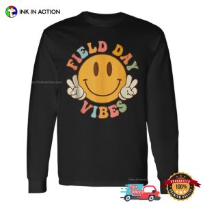 Hippie Smile Face Field Day Vibes Vintage T-shirt