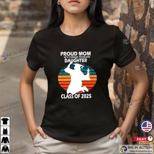Proud Mom Of College Graduate Daughter Class Of 2025 Vintage T-shirt