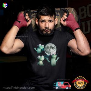 Cute Green Lizard And Moon Meme T-shirt Cute Green Lizard And Moon Meme T-shirt