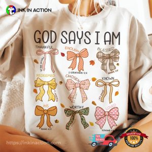 God Says I Am Autumn Fall Pumpkin Cozy Season T-shirt