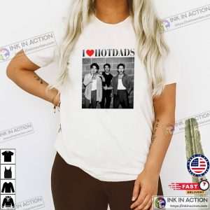 I Love Hot Dads, Jonas Brothers Reunion Tour 2025 Graphic T-shirt I Love Hot Dads, Jonas Brothers Reunion Tour 2025 Graphic T-shirt