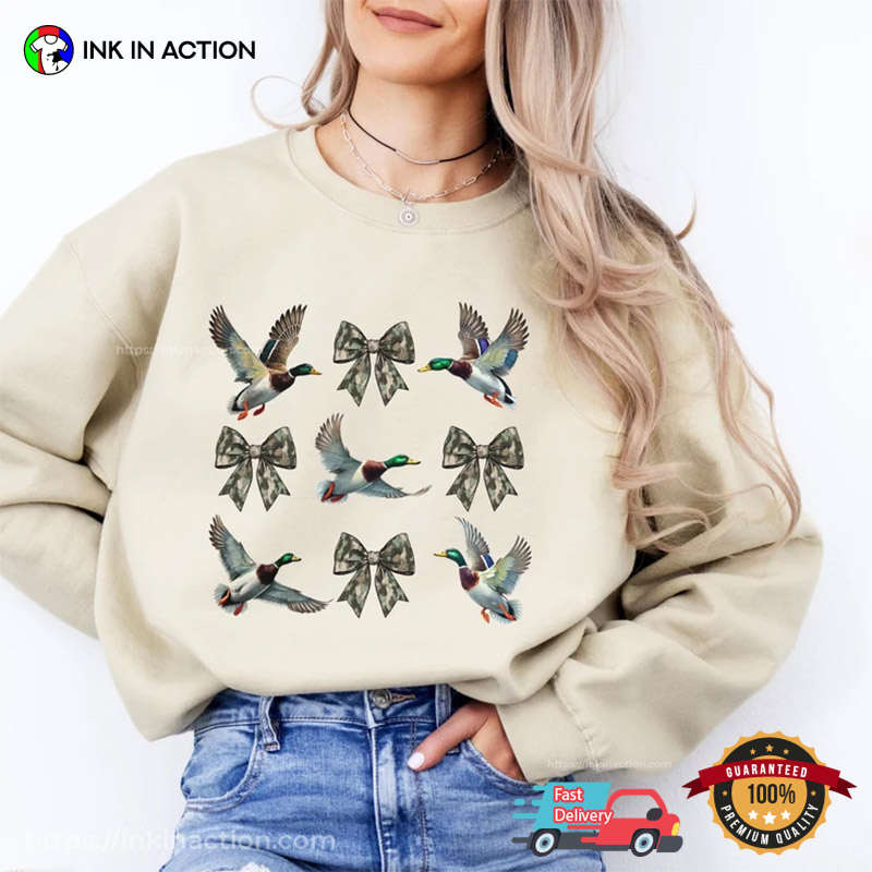 Mallard Ducks And Bow Happy Hunting Season Shirt Mallard Ducks And Bow Happy Hunting Season Shirt