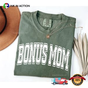 Retro Bonus Mama Step Mom Gift Comfort Colors Shirt