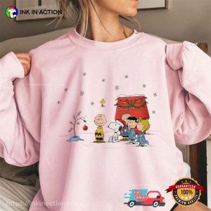 Snoopy And Charlie Brown With Tree Christmas Cartoon Tee
