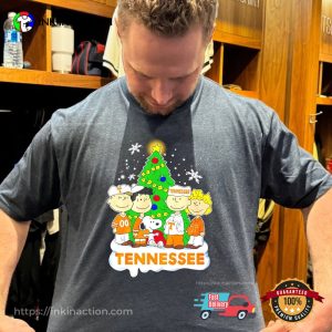 Tennessee Volunteers Snoopy And The Peanuts Christmas T-shirt