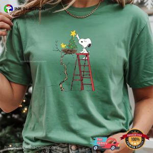 Xmas Snoopy And Woodstock Comfort Colors Tee