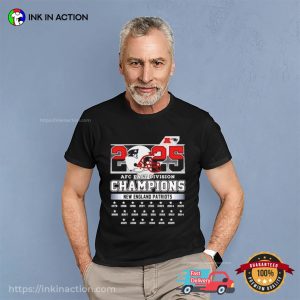 New England Patriots 2025 Afc East Division Champions 22 Time Helmet T shirt 1 InkInAction.com