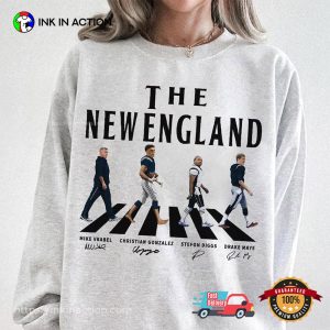 The New England Walking Road Signatures Drake Maye Football T shirt 3 InkInAction.com