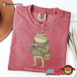 Photography Is My Swamp Funny Frog Photography Comfort Colors Shirt